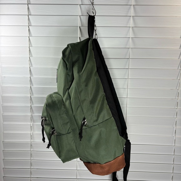 JanSport Backpack City View Shoulder Bag Cargo Green Laptop Sleeve Travel School - Picture 4 of 13